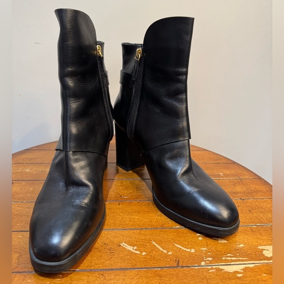 TOD'S Gomma Ankle Leather Boots Black Gold Buckle Sz EU40 - Picture 2 of 16